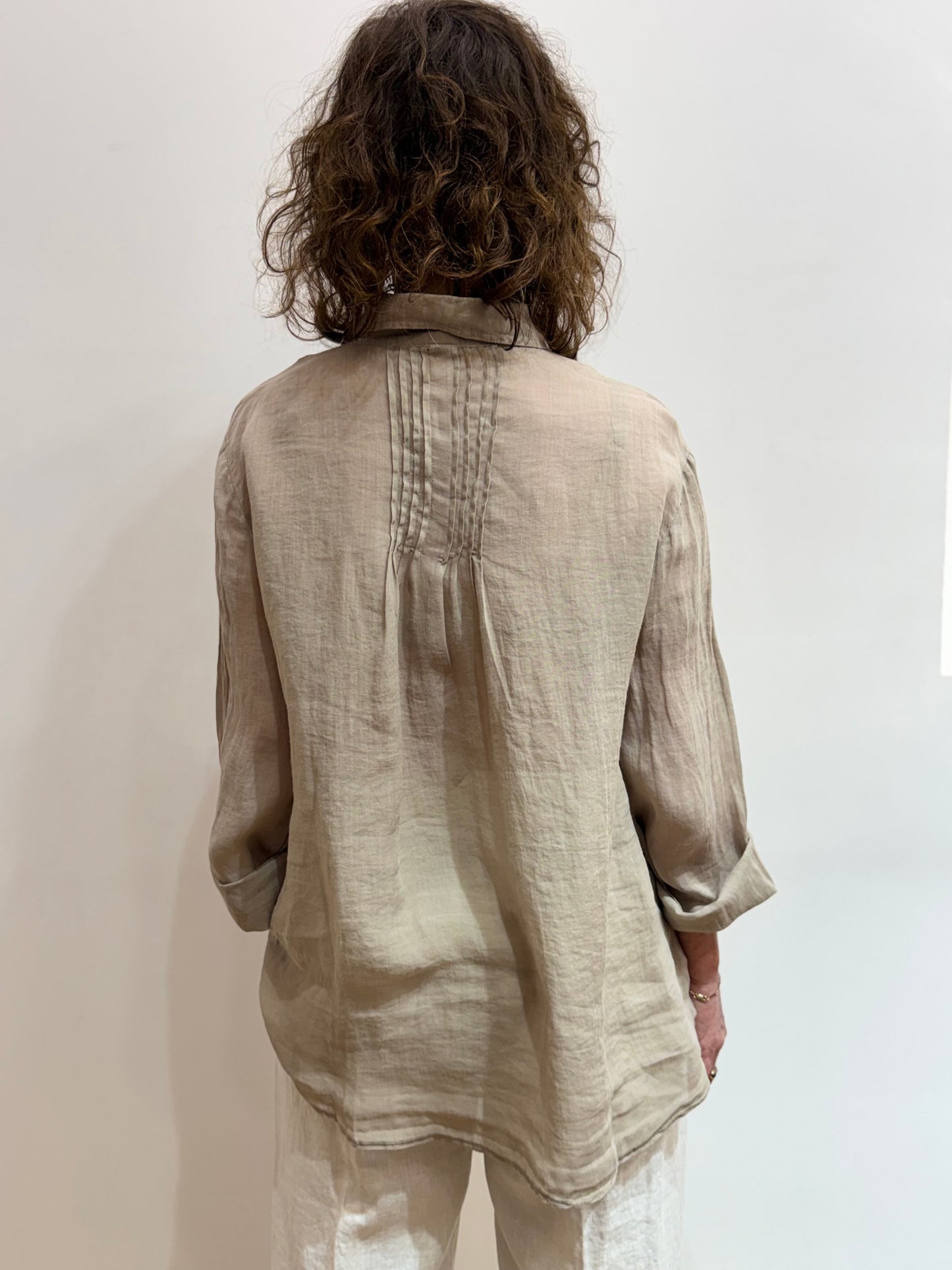 EC 68AO7027 Breast pocket, pleat back sheer blouse