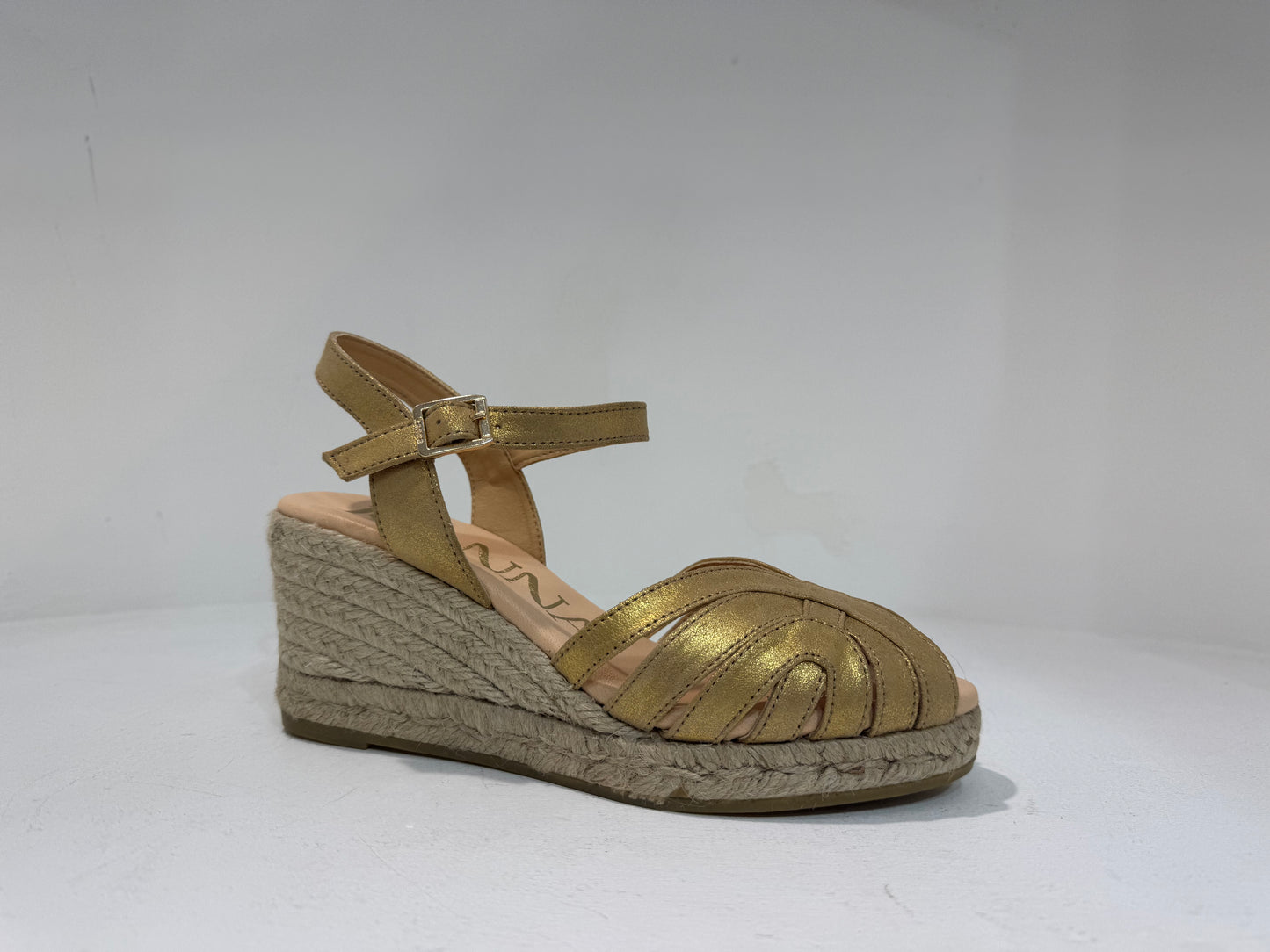 K 25067 Metallic suede mid wedge peep toe