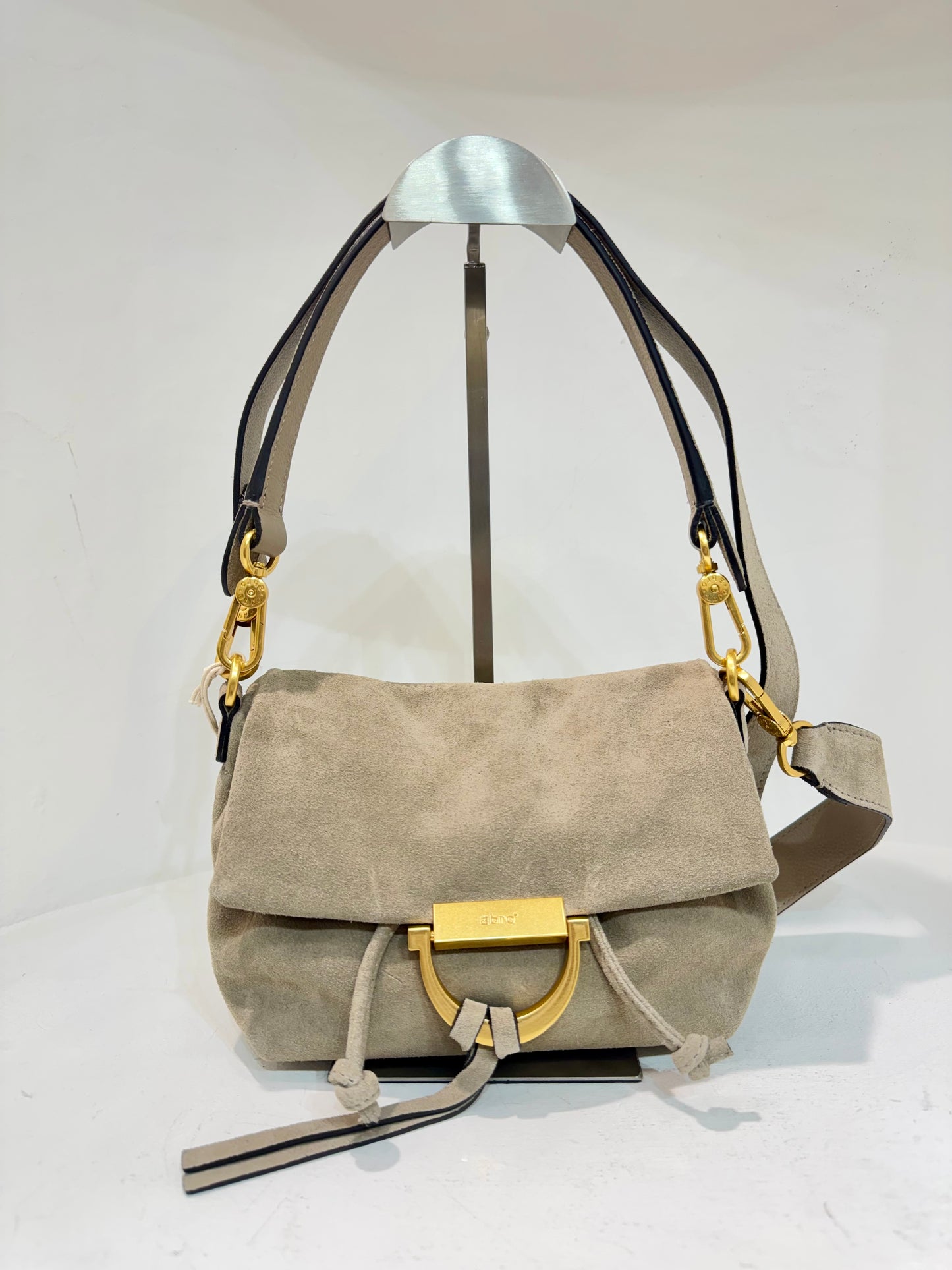 Ab 32606 Small suede messenger