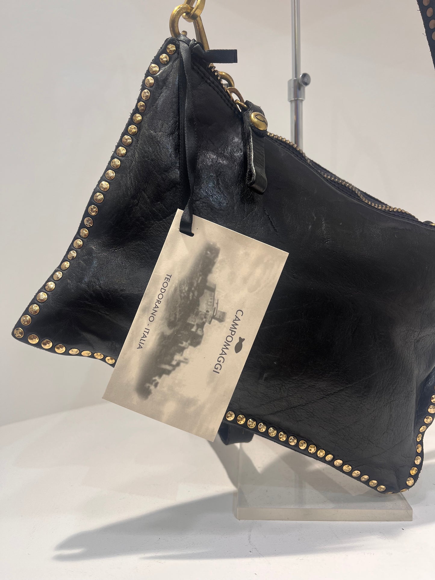C031070nd Stud detail X-body bag