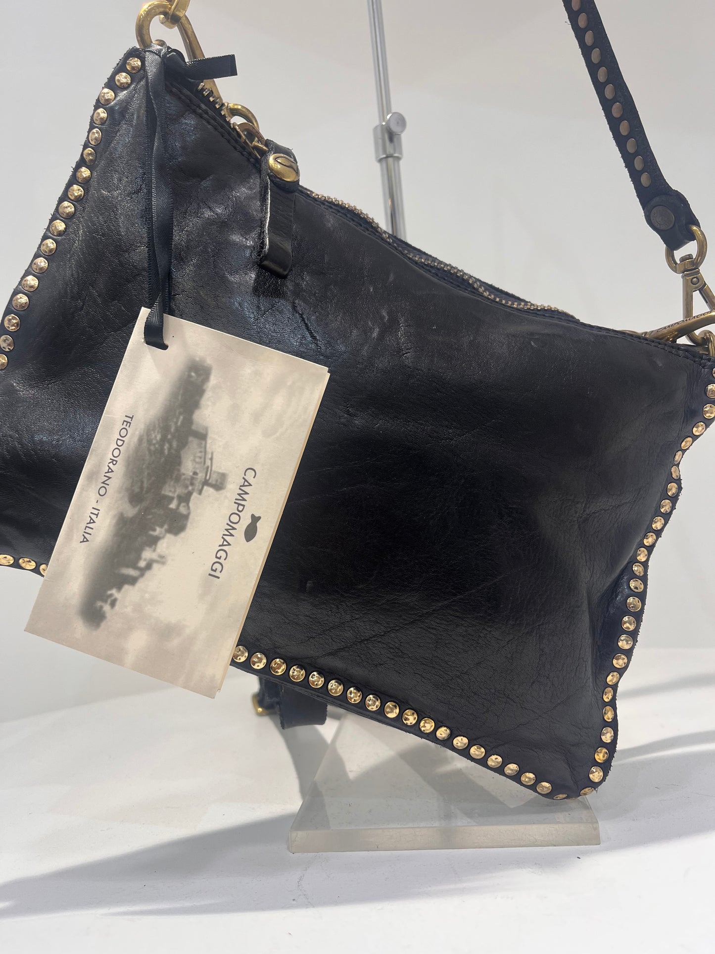C031070nd Stud detail X-body bag