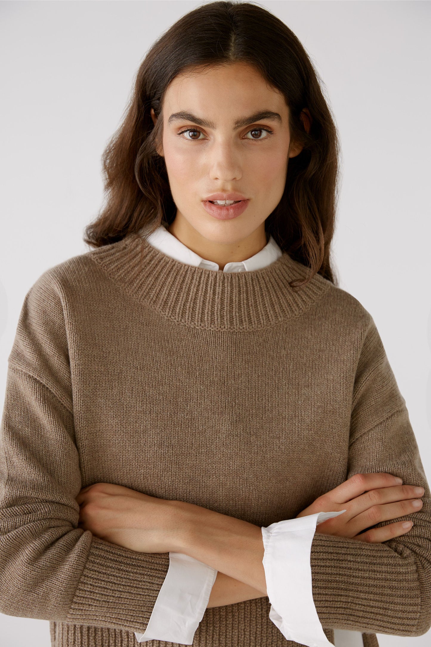 O 79373 Turtle neck split hem crop jumper