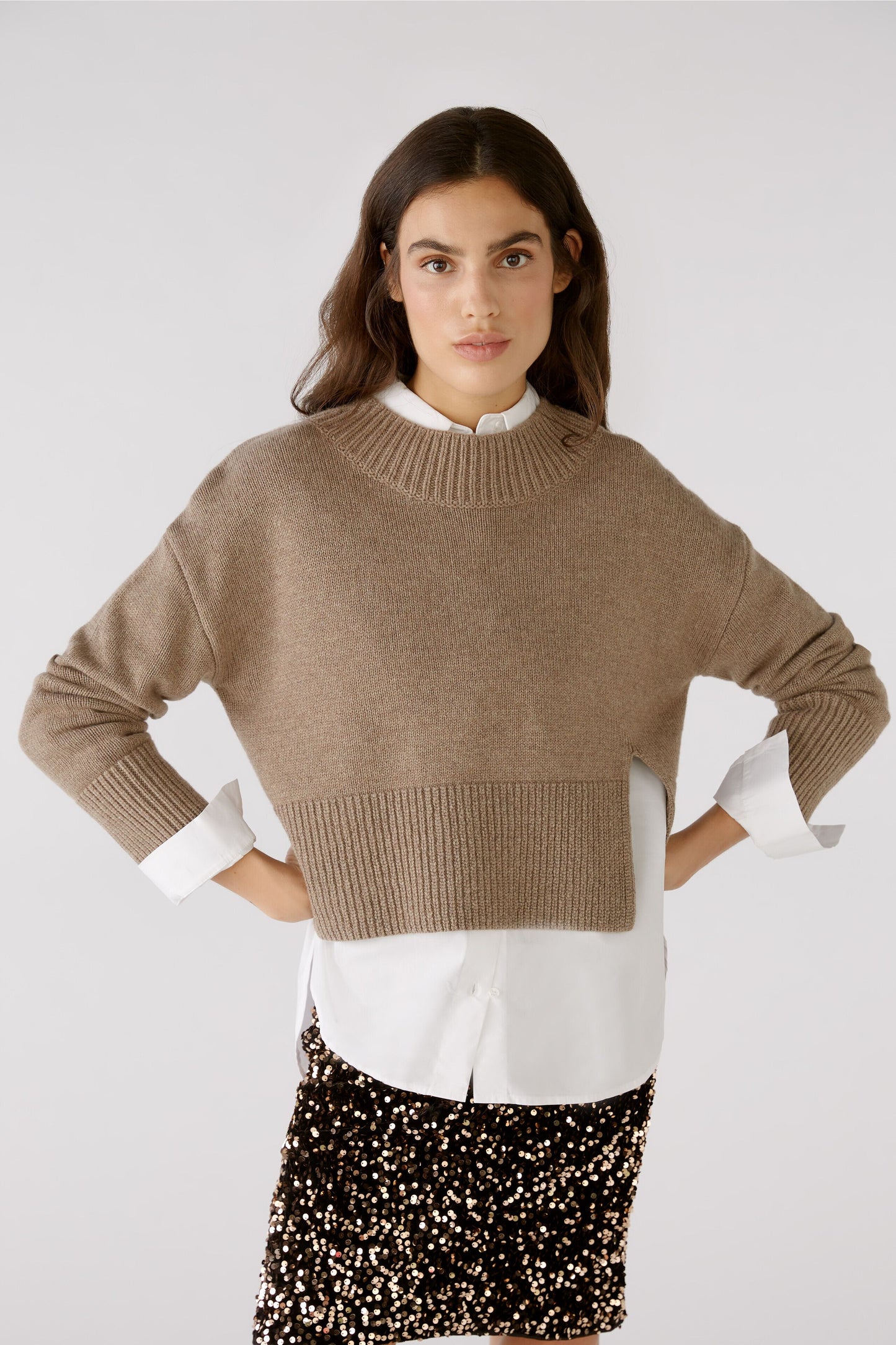 O 79373 Turtle neck split hem crop jumper