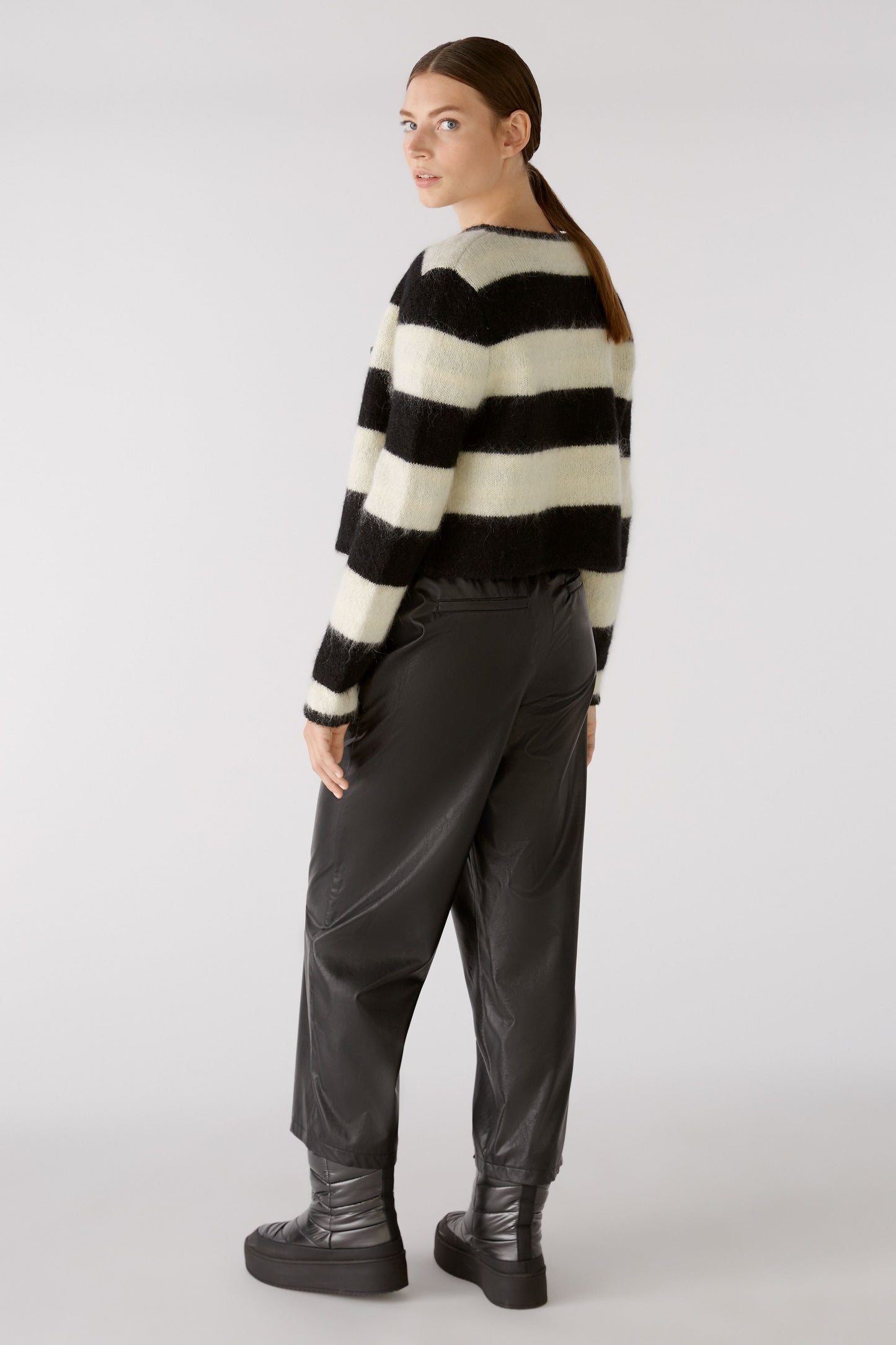 O 79936 Cropped stripe knit jacket