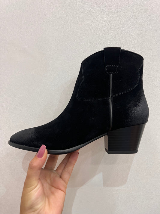 A Fame02 Suede western ankle boot