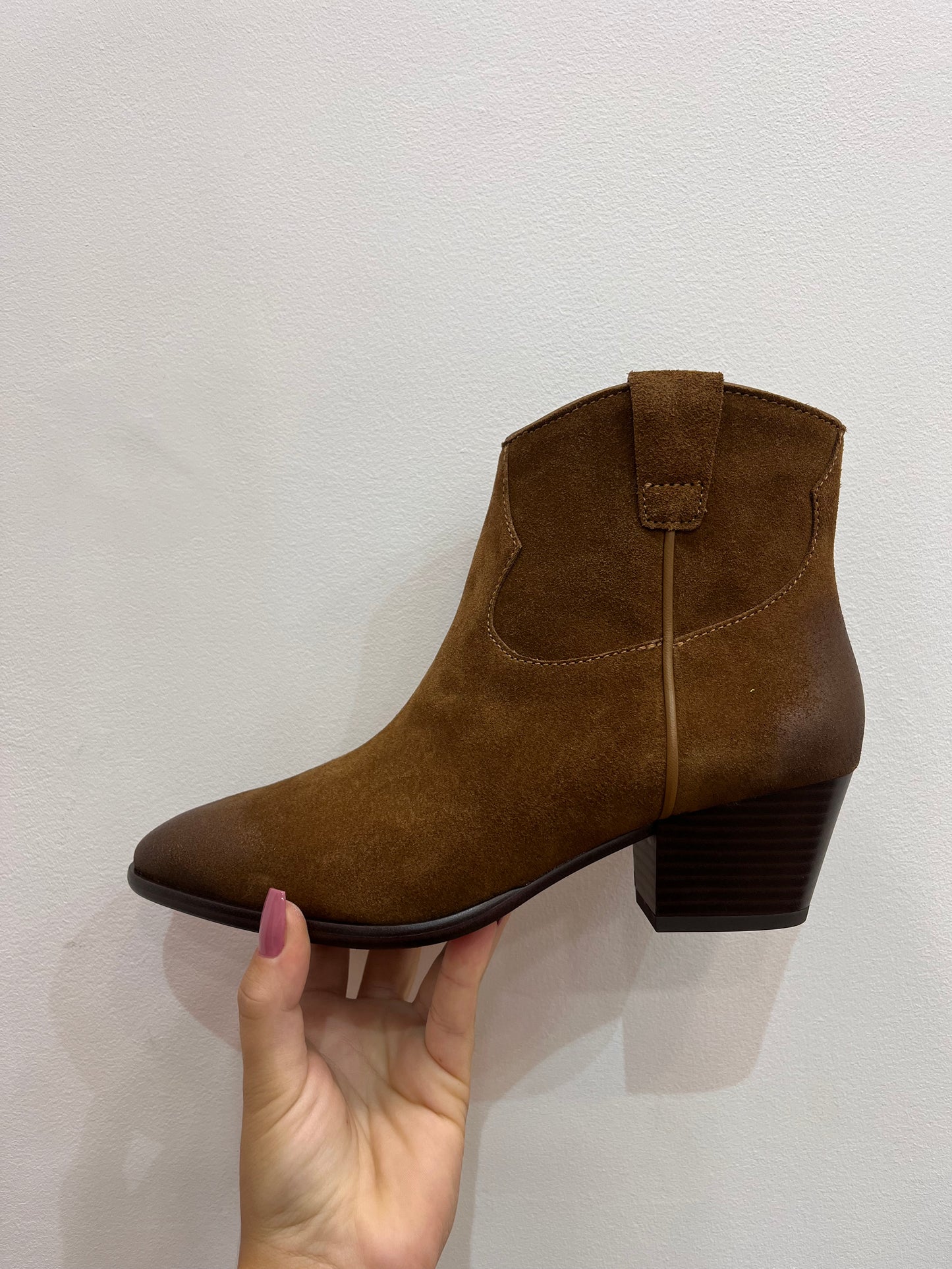 A Fame02 Suede western ankle boot