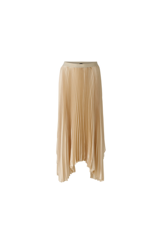 O 90092 Asymetric pleat skirt