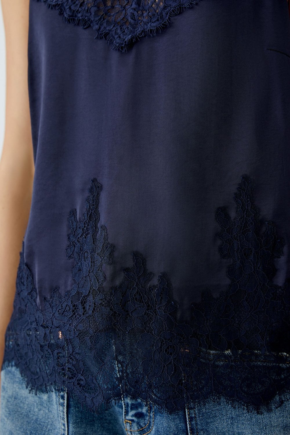 O 94325 Silky lace trim camisole