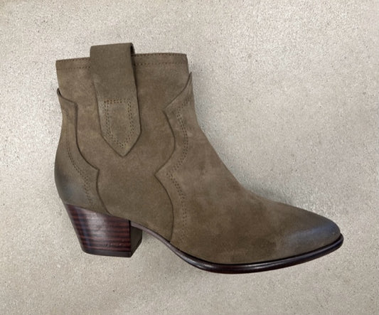 A 137984 Hurricane western suede boot